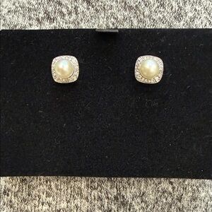 Elegant 14k white gold Pearl Stud and Diamond Earrings 1/4 cttw 6mm pearls